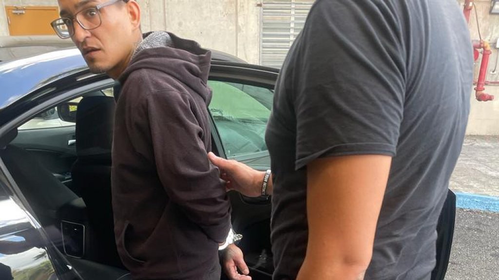  Policía arresta a dos miembros de la ganga de “el Burro” en Caguas 