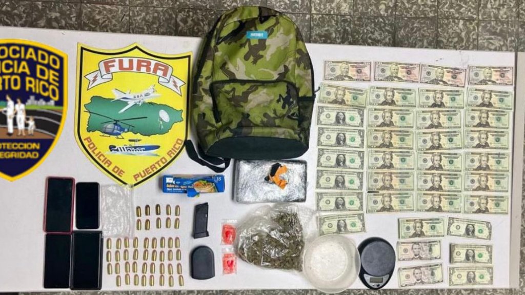  Polic&iacute;a ocupa un kilo de coca&iacute;na al detener conductor en Moca 
