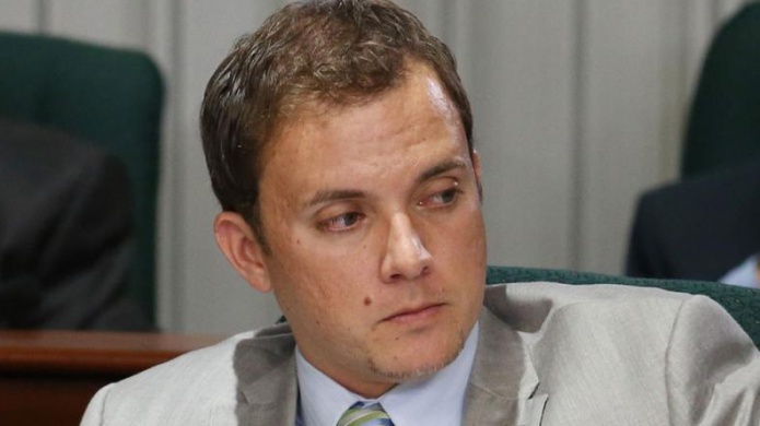 Aseguran que escuela de Arecibo estÃ¡ plagada de pulgas y garrapatas