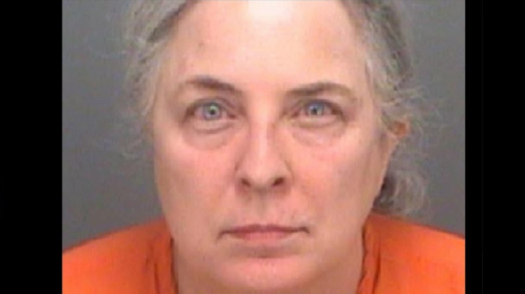  VIDEO: Captan el violento ataque de una mujer que estrangula y muerde a un conductor de Uber 