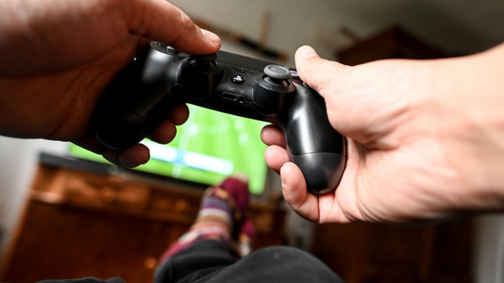  Un &ldquo;gamer&ldquo; adicto a los videojuegos mata a su beb&eacute; reci&eacute;n nacido mientras jugaba PlayStation 