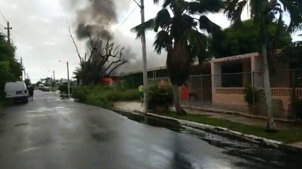  Vecinos captan en video incendio en residencia de Carolina 