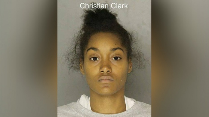 Mata a su bebÃ© y le envÃ­a un video del cuerpo a su padre con emoticonos de risa