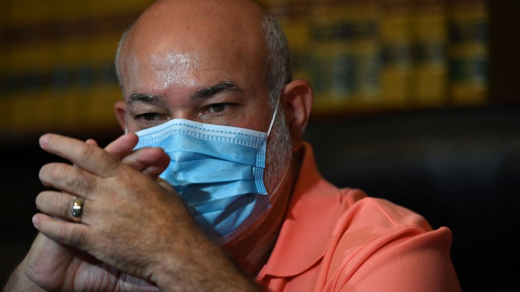  M&eacute;ndez N&uacute;&ntilde;ez acusa a el PPD elimina datos financieros de la p&aacute;gina de Internet de la C&aacute;mara 