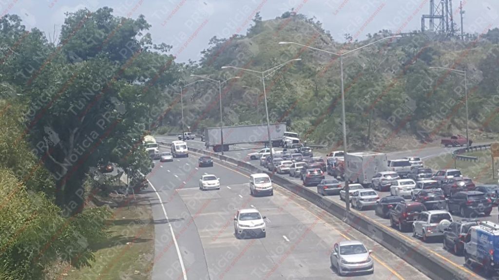  Video y Fotos: Accidente con cami&oacute;n deja la 30 totalmente cerrada 