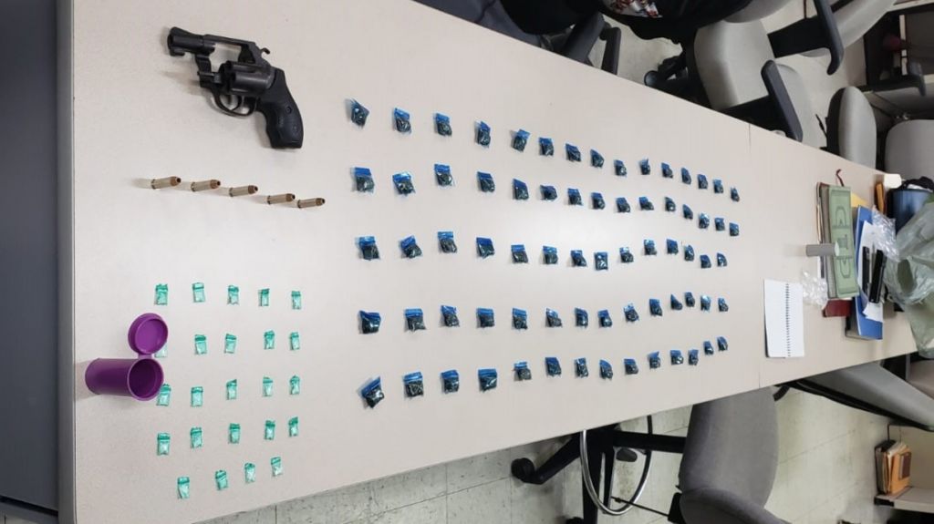  Arrestan a individuo con arma de fuego y droga en Arecibo 