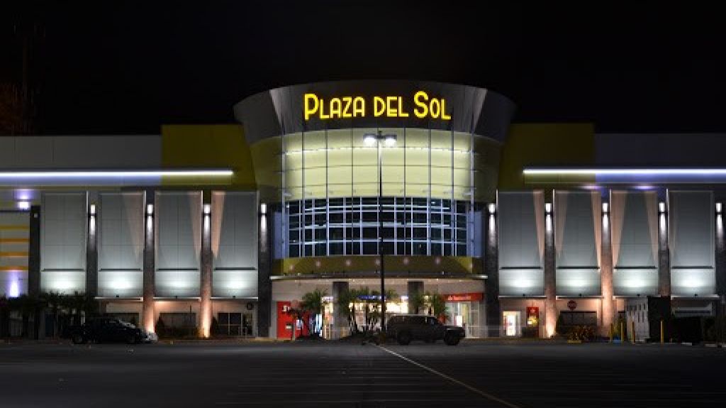  Robo en estacionamiento de centro comercial en Bayam&oacute;n 