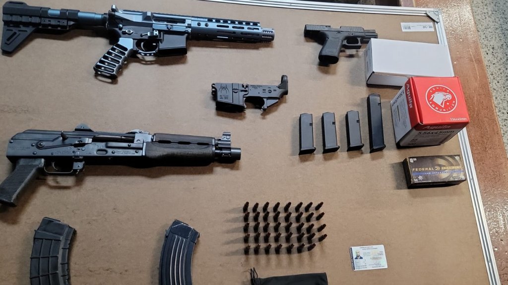  Arrestos y varias armas de fuego ocupadas durante intervenciones en Toa Baja, Bayam&oacute;n y Cata&ntilde;o 