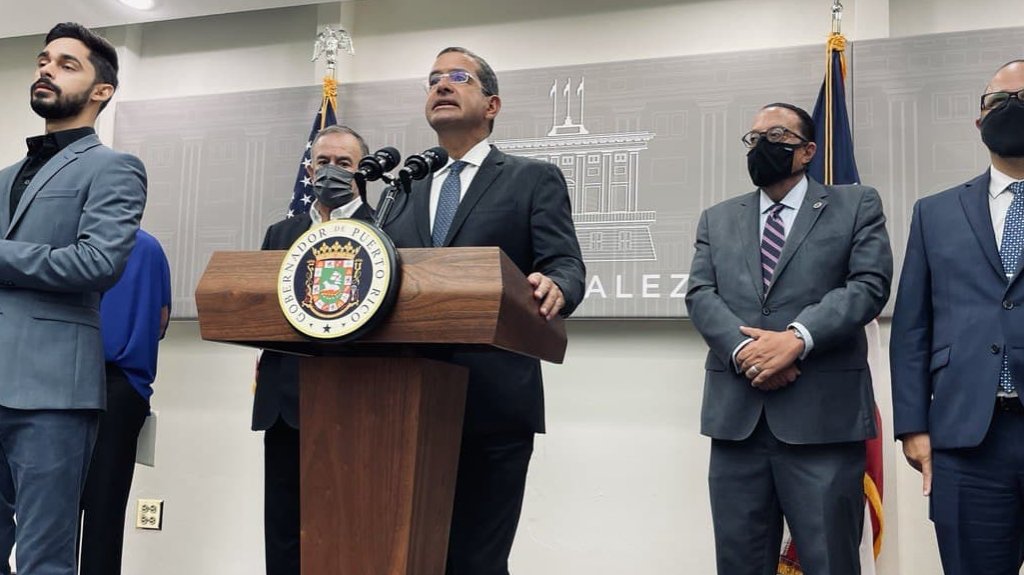  Gobernador anuncia mejoras en infraestructura de servicios esenciales en Roosevelt Roads 