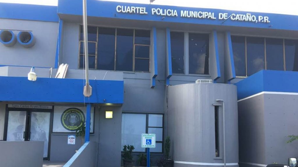  Municipales de Cata&ntilde;o arrestan ciudadano con portaci&oacute;n de armas que disparaba al aire 