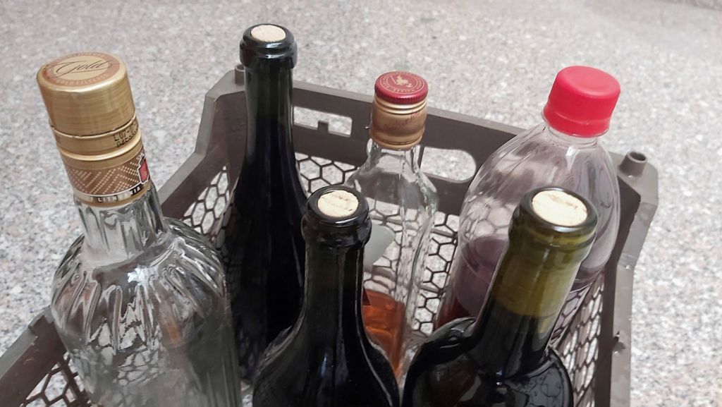  Las muertes en M&eacute;xico por consumir alcohol adulterado superan el centenar 