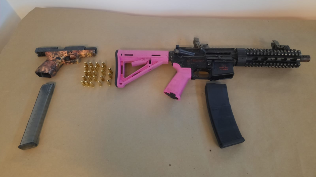  Ocupan armas para disparar autom&aacute;tico en residencial Monte Hatillo 