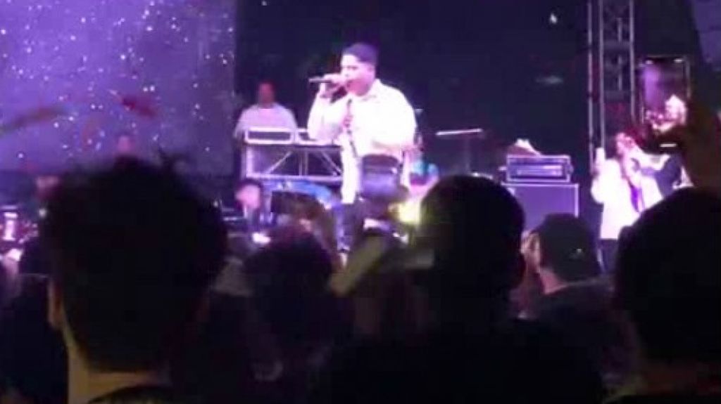  Video: Almighty llega al &ldquo;concert&rdquo; de Jon Z y cant&oacute; &ldquo;Tiros Pal Diablo&rdquo; pero vea lo que pas&oacute; 