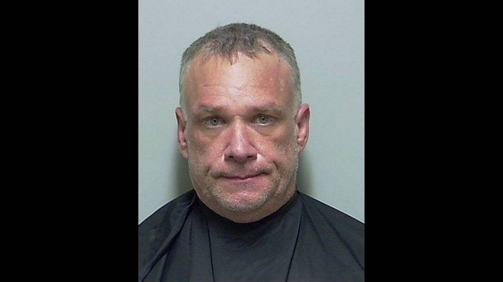  Quer&iacute;a que arrestaran al que le vendi&oacute; la "droga incorrecta". El tiro le sali&oacute; por la culata 