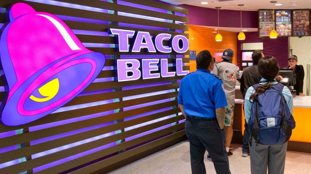  Taco Bell entrega de donativo de 15 mil d&oacute;lares a Boys & Girls Clubs 
