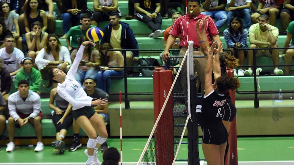  Se reivindican el Colegio con sus campeones de voleibol y fútbol 