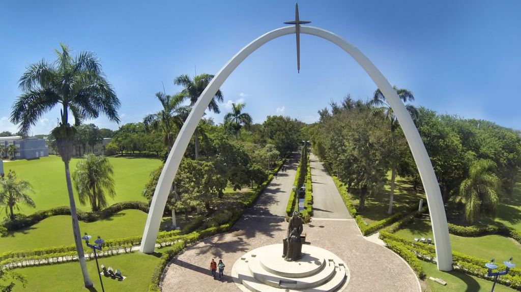  Suspenden de empleo y sueldo a 70 empleados administrativos de la Universidad Cat&oacute;lica 