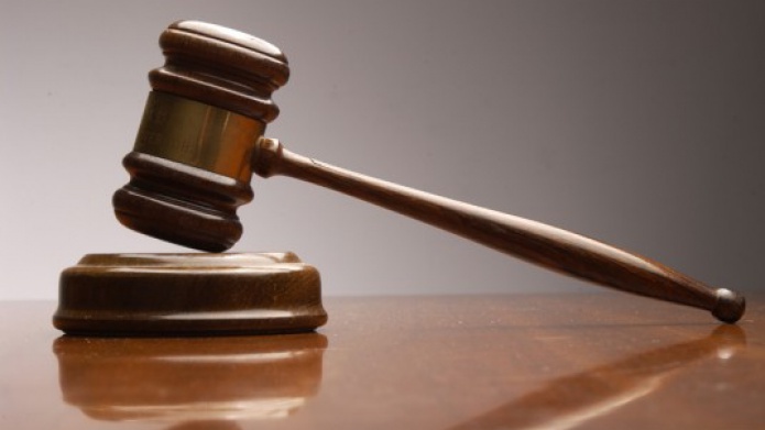 Justicia radica cargos contra vendedora de Aflac