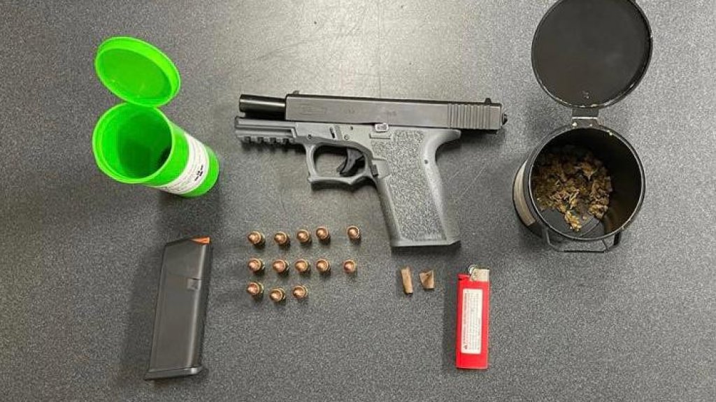  Arrestan en Ponce a dos j&oacute;venes con un arma de fuego y marihuana 