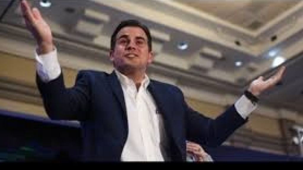  Alegan Ricardo Rossell&oacute; ignora reclamos de profesores universitarios 