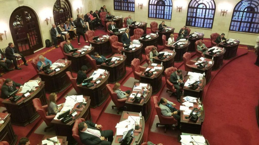  Senado aprueba un&aacute;nimemente no desembolsar dinero para la JCF 