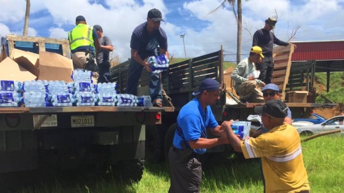 Humacao por segunda vez va casa por casa para llevar ayuda