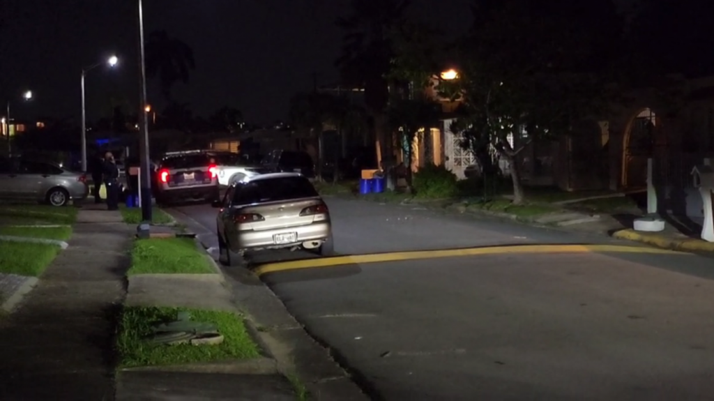  Video: Decenas de casquillos durante tiroteo en urbanizaci&oacute;n de Guaynabo 
