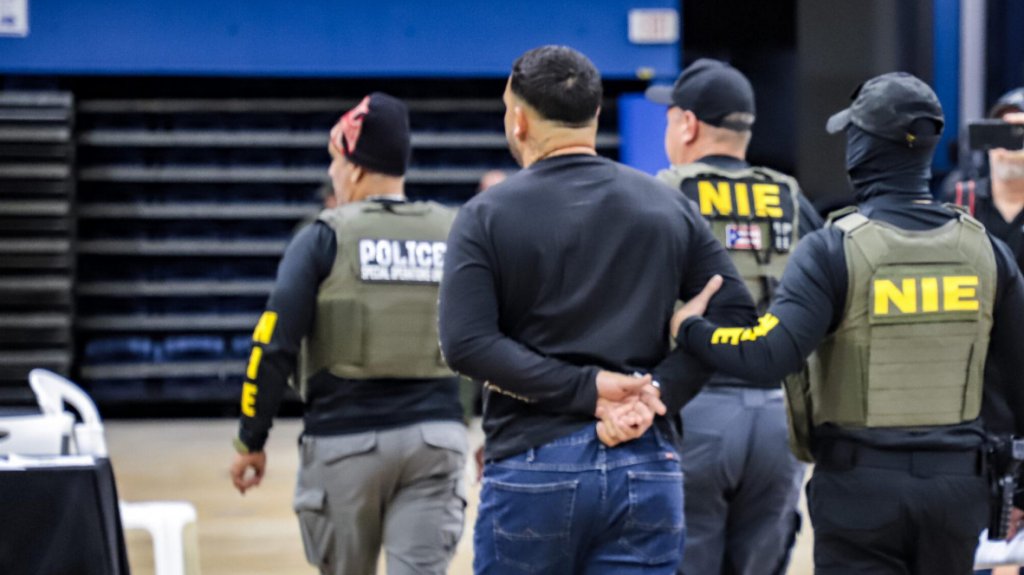  Arrestan a individuos que se dedicaban a la venta ilegal de armas de fuego 