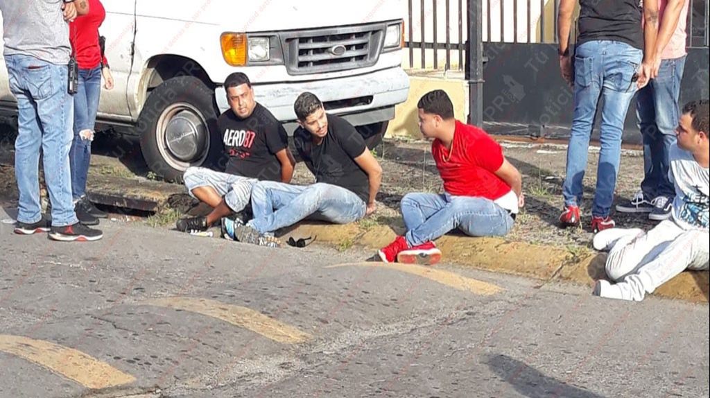  &ldquo;Llueven, balas, cargadores y pistolas durante persecuci&oacute;n a 4 &ldquo;Gatilleros&rdquo; en Hato Rey 