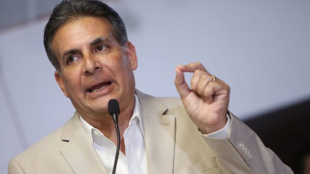  Bhatia rechaza el acuerdo con la AEE y pide transparencia en la negociaci&oacute;n con bonistas de obligaciones generales 