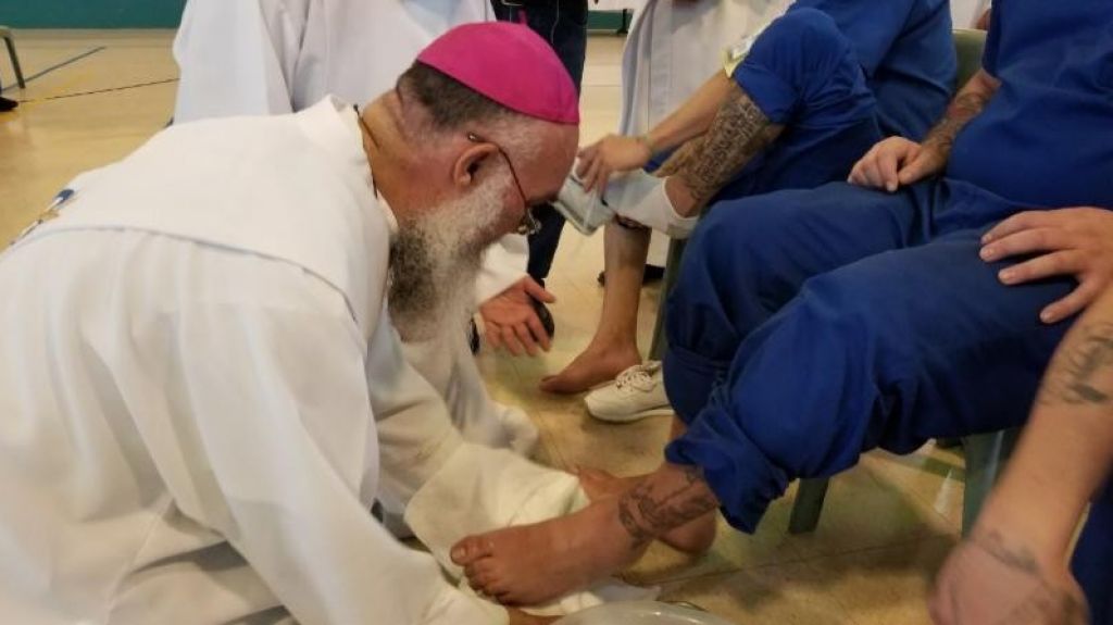  Tradicional lavatorio de pies con confinados de Guayama 