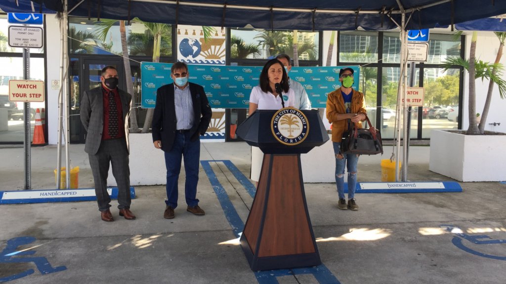  Denuncian &ldquo;robo&ldquo; de 22,7 toneladas de ayuda enviadas desde EEUU a cubanos 