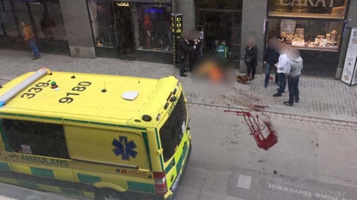 Al menos 5 muertos al arrollar un camiÃ³n a una multitud en Estocolmo