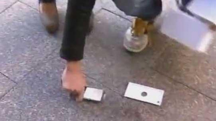 Video: Uno de los primeros en Tener el Nuevo Iphone 6 y lo Deja Caer