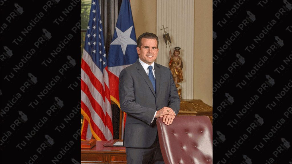  Roban foto oficial del gobernador de la oficina de AEE en Levittown 