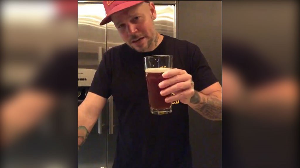  Residente celebra su readmisi&oacute;n como elector para votar en elecciones 