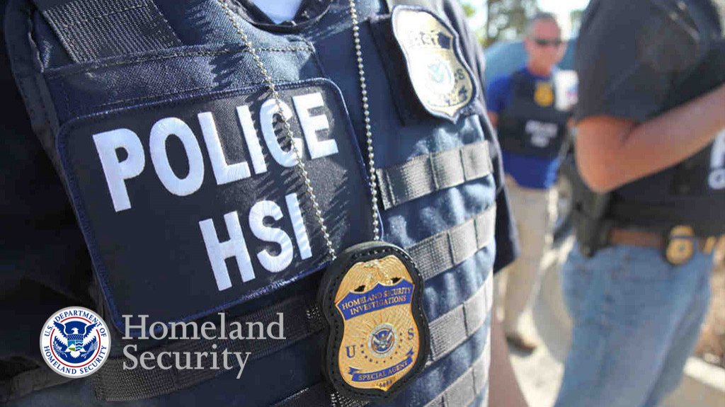  Federales arrestan hombre por coerci&oacute;n y seducci&oacute;n de un menor 