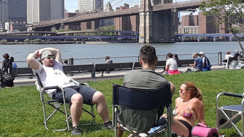  Demanda logra que autoricen reuniones sociales de hasta 10 personas en Nueva York 