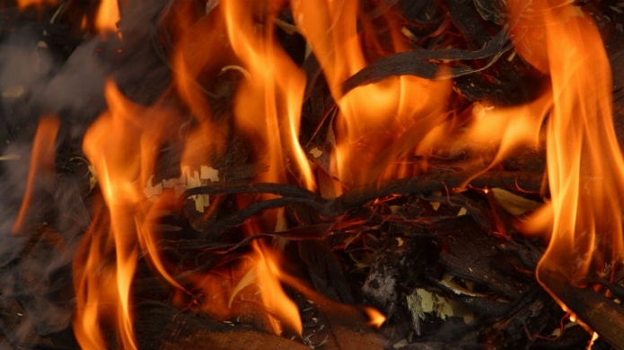 Incendio en planta de reciclaje en Juncos