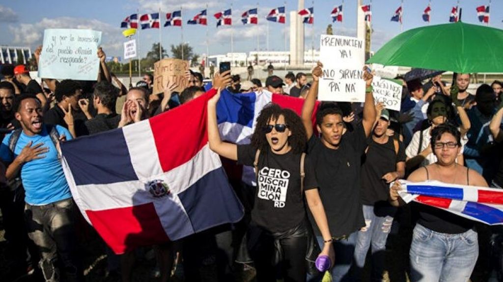  Con “cacerolazos” se inicia jornada de protesta por 22 días en repudio al gobierno y al Partido de la Liberación Dominicana 