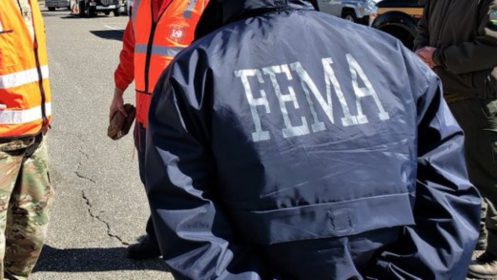  Aprueban proyectos para la mitigaci&oacute;n de riesgos en 17 municipios de la isla 