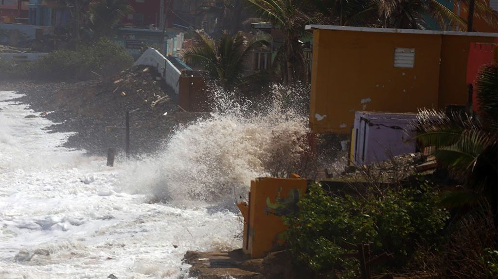  Emiten alerta de riesgo moderado de corrientes marinas para toda la isla 