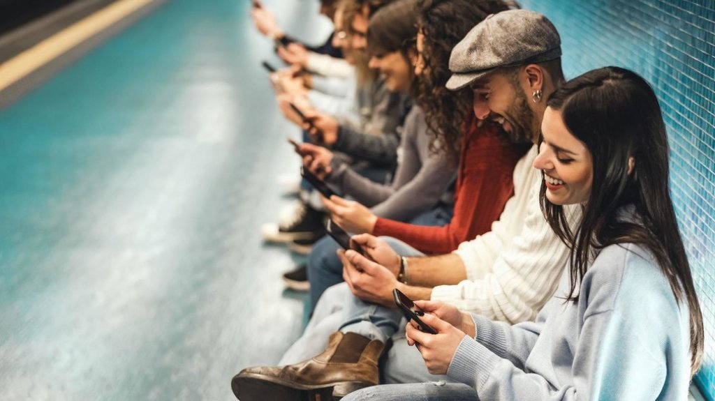  Estudio muestra que los 'millennials' est&aacute;n preocupados por su situaci&oacute;n econ&oacute;mica y sienten que nunca tendr&aacute;n las cosas que quieren 