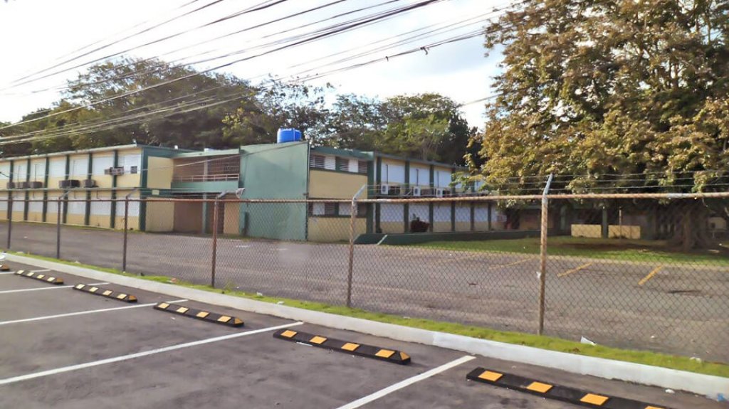  Director de escuela en Carolina &ldquo;Le quita&rdquo; arma de fuego a un estudiante de 15 a&ntilde;os 