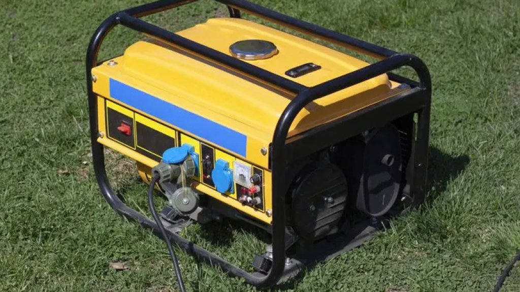  Hombre le explota generador el&eacute;ctrico en Manat&iacute; 