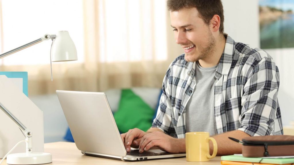  Universidad Interamericana reinicia clases a distancia e integra salones virtuales 