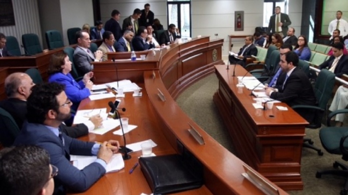 CÃ¡mara tiene bajo anÃ¡lisis de comisiÃ³n proyecto de moratoria y evitar cierre del gobierno