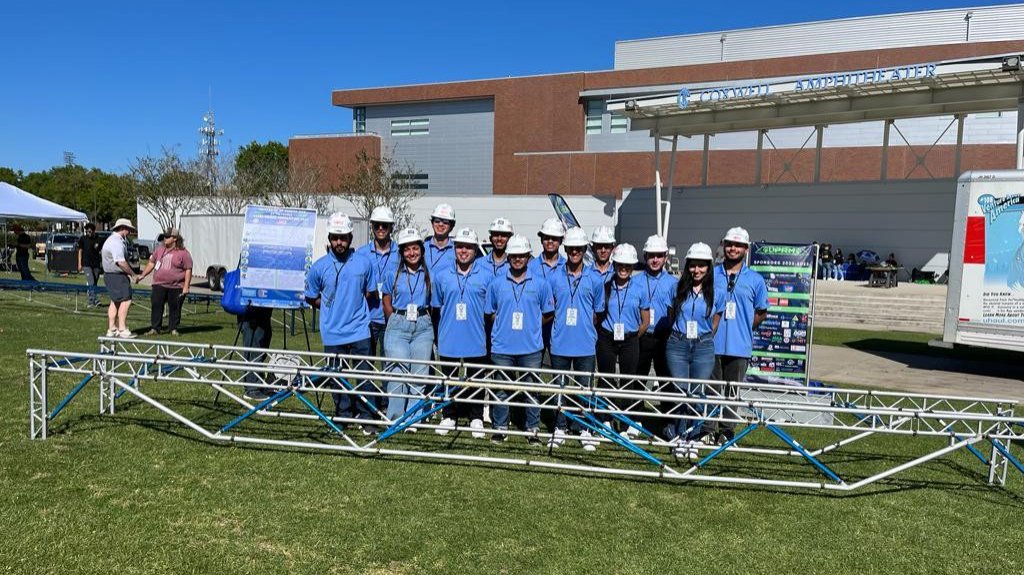  Equipo de Puente de Acero del RUM obtiene primer lugar en Canadá 