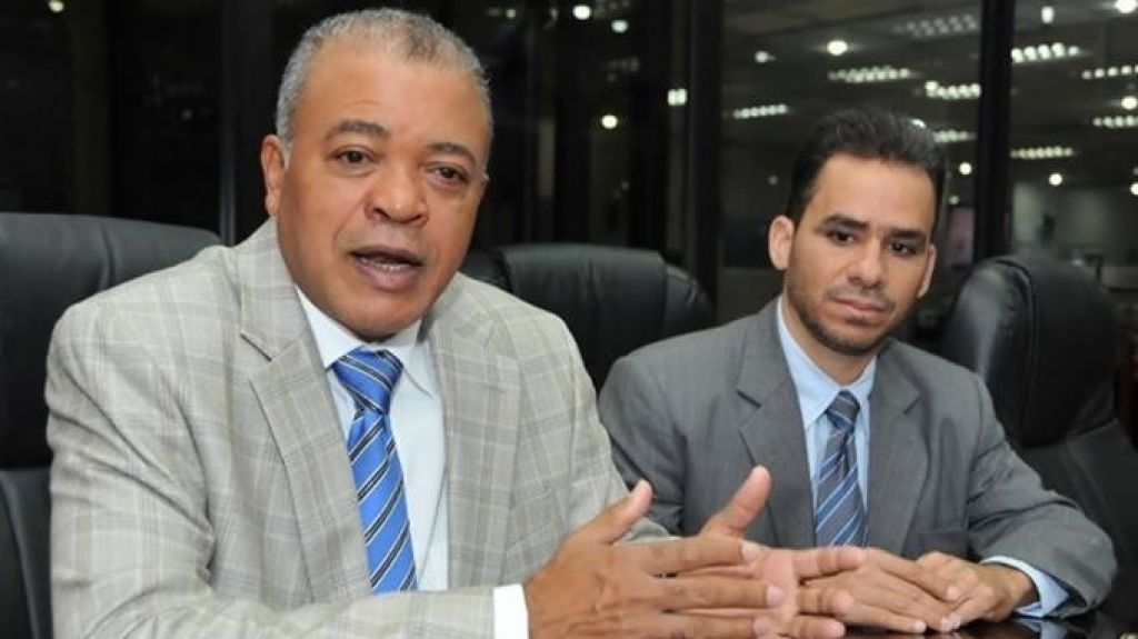  Dirigente empresarial pide prudencia a los comerciantes que amenazan con reabrir sus negocios 