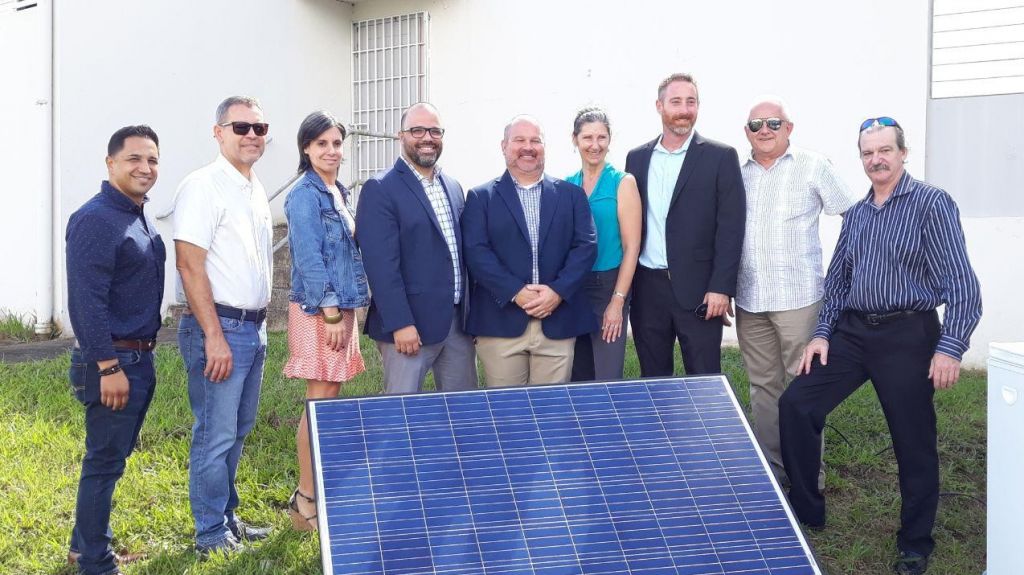  Gobernador Rossell&oacute; Nevares anuncia primera piedra de empresa manufacturera en Orocovis 